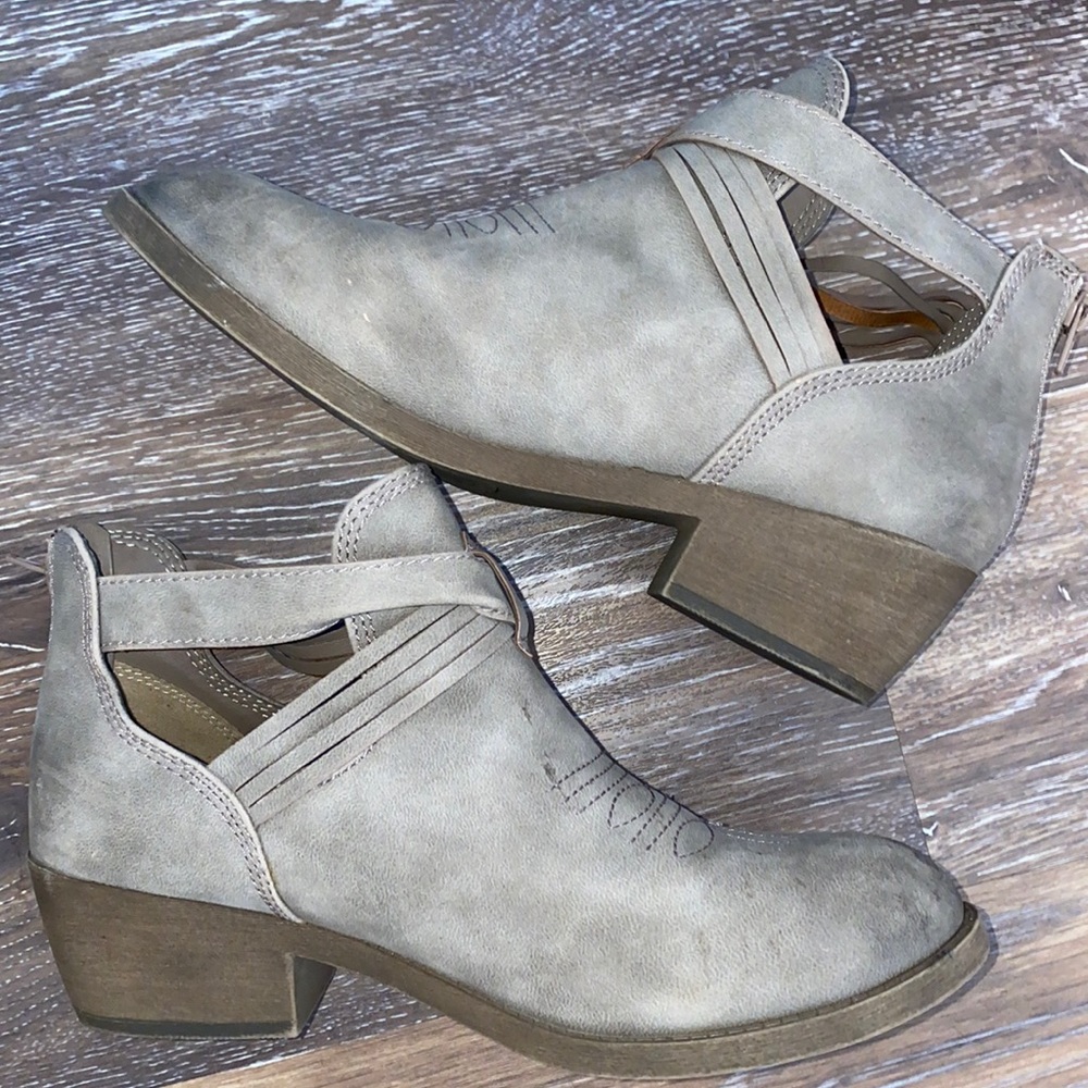 Women’s Booties - 10